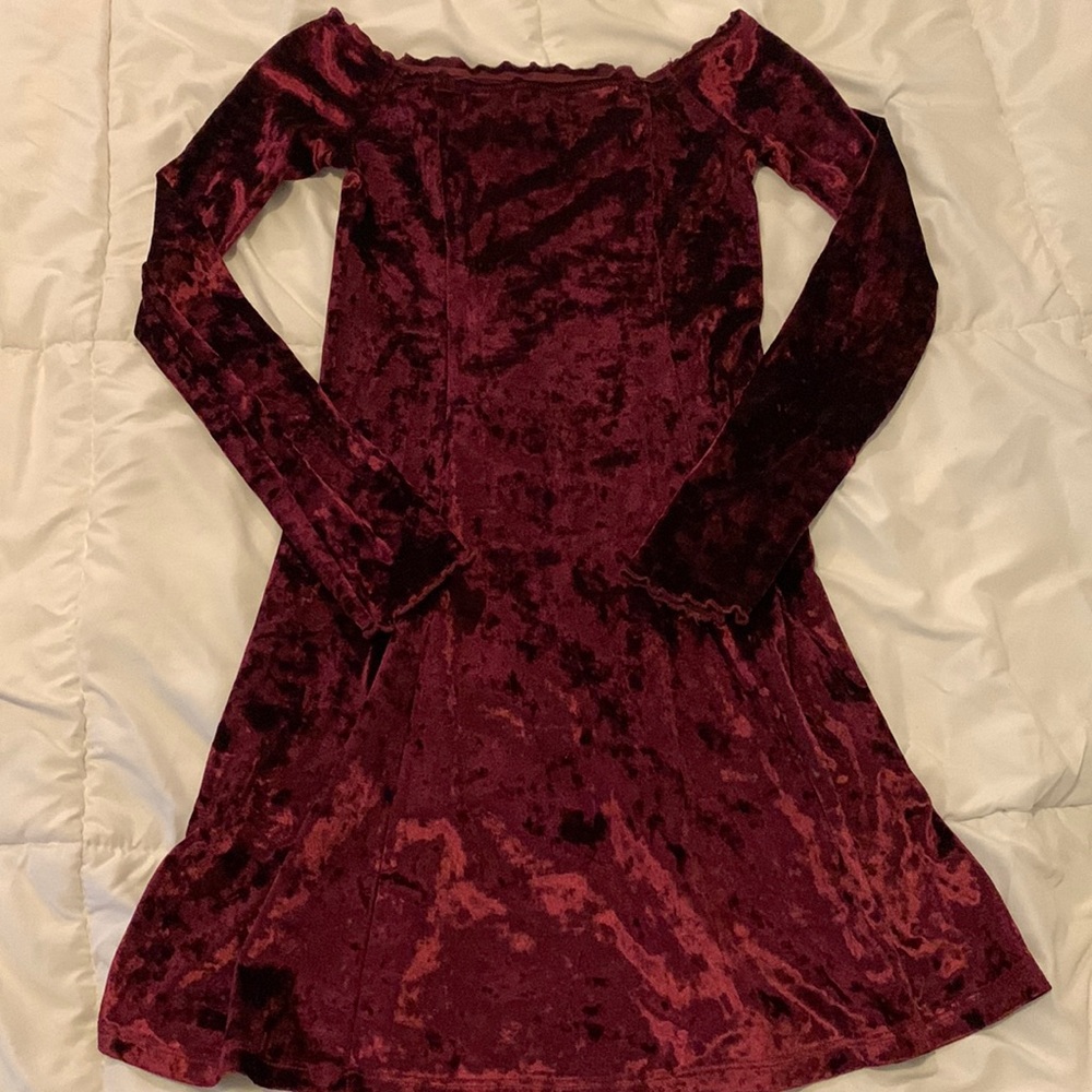 Hollister xs velvet maroon off the shoulder dress.